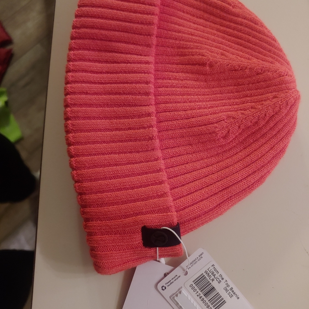 Lululemon Beanie From the Top